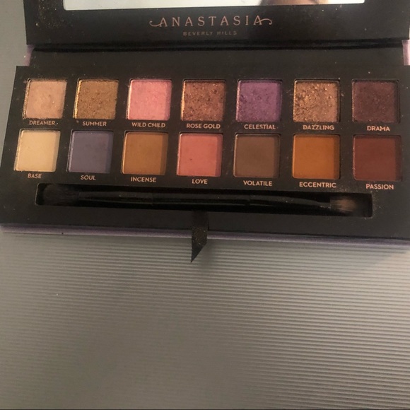Anastasia Beverly Hills Norvina Eyeshadow Palette - Picture 2 of 6